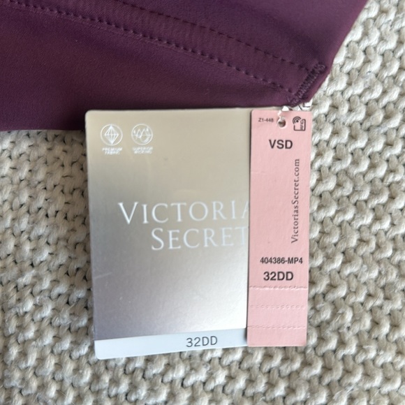 Front-Close Sports Bra by Victoria Secret - Picture 6 of 7